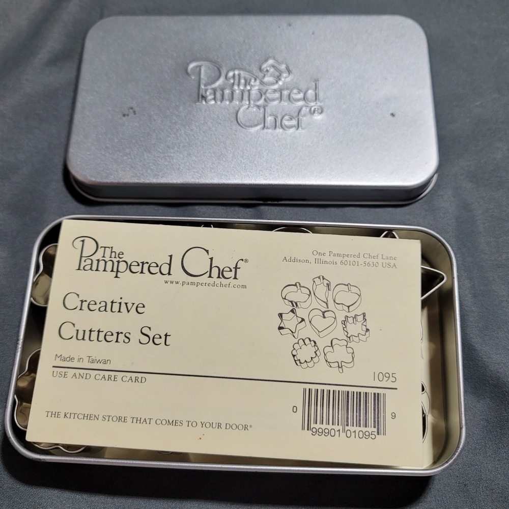 Pampered Chef 2003 Creative Cutters Mini Cookie Cutter Set of 8 Storage Tin 1095
